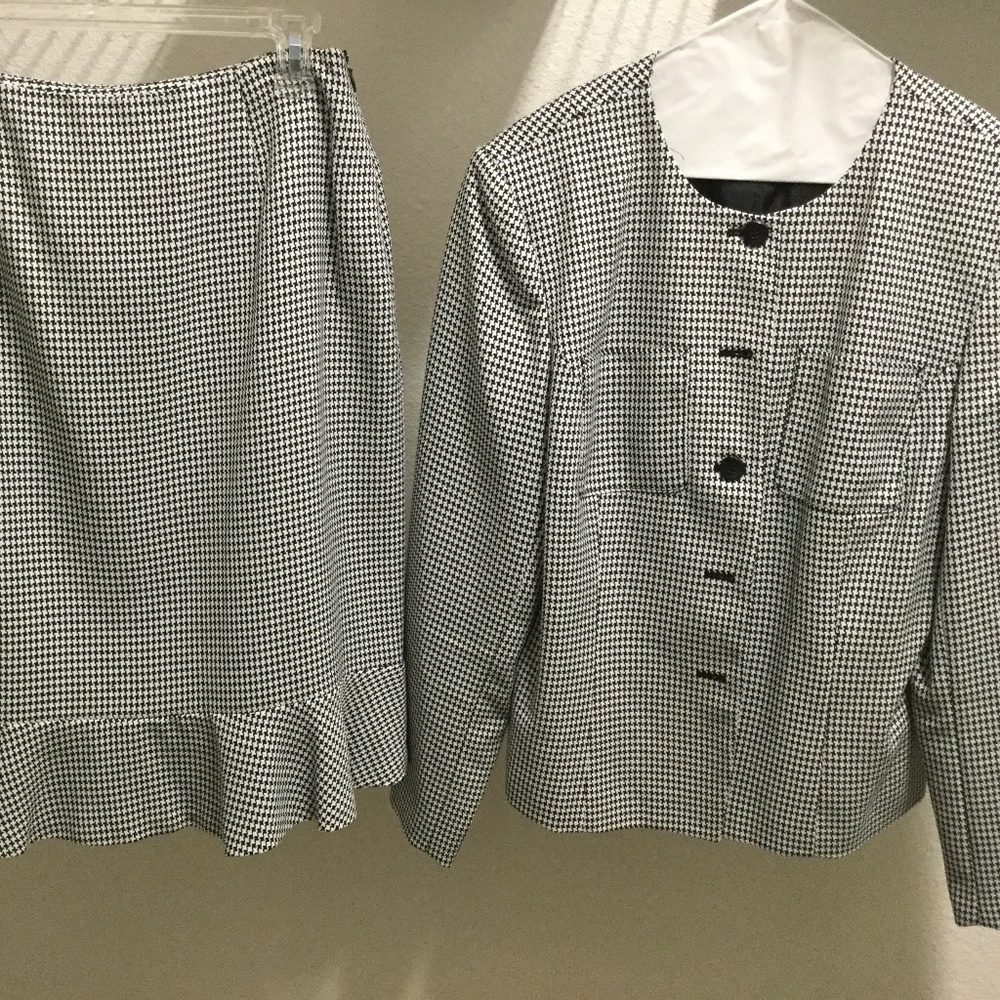 Women’s suit